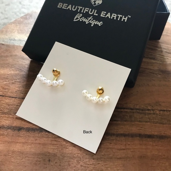 Pearl & Heart Earrings - Picture 2 of 2